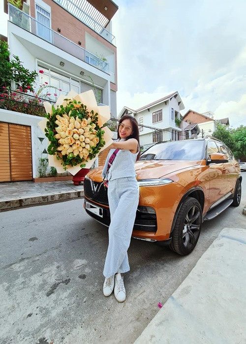 Giống Lệ Quyên, Ngô Thanh Vân cũng tận hưởng Valentine 2022 ngọt ngào bên bạn trai kém chục tuổi.