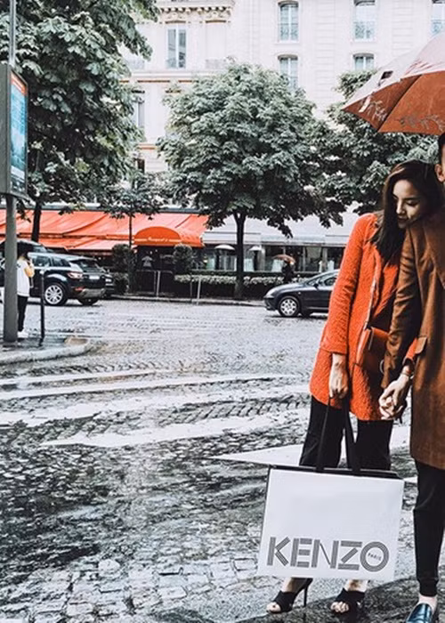 Cặp đôi một thời úp mở chuyện tình cảm một thời gian dài trước khi công khai hẹn hò. Ảnh: FBNV