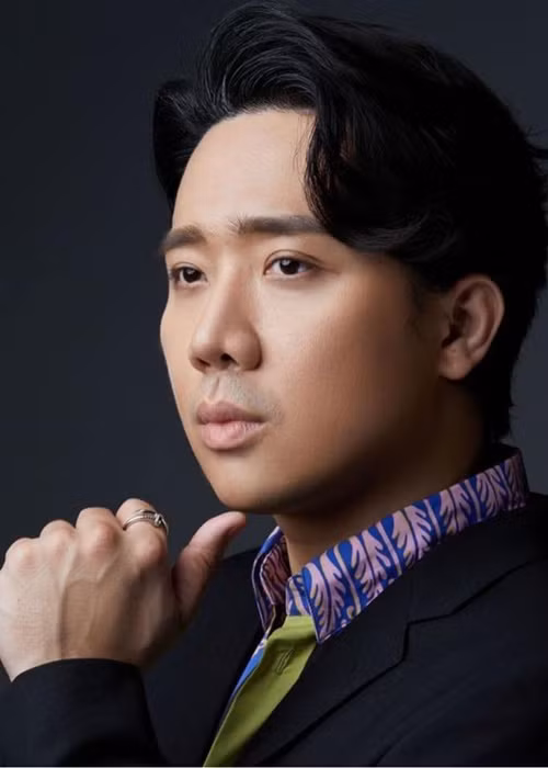 Trên trang cá nhân, MC Trấn Thành chia sẻ thêm: “Luật sư cũng như quản lý của em sẽ theo dõi và tổng kết mức độ thiệt hại. Nếu quá nặng, em buộc phải khởi kiện những nhân vật này. Tiền thắng kiện, sau khi chi trả chi phí cho luật sư, em sẽ không lấy một đồng mà sẽ đem đi làm từ thiện hết”. Ảnh: FBNV