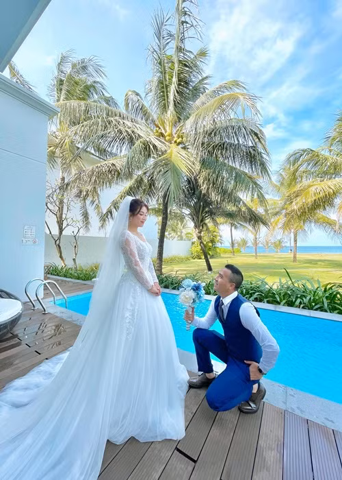 Không ít lần chụp ảnh cưới, cặp đôi vẫn chưa tổ chức hôn lễ.