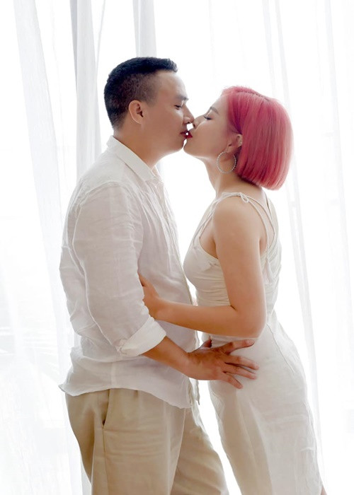 Vợ chồng Hoàng Linh có nhiều khoảnh khắc ngọt ngào bên nhau kể từ khi gắn bó.