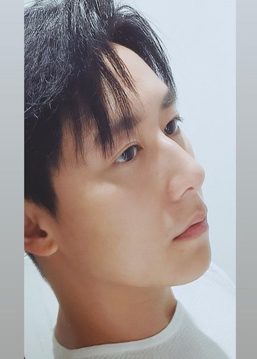 Nam ca sĩ hiện tại lấy lại được vẻ ngoài phong độ.