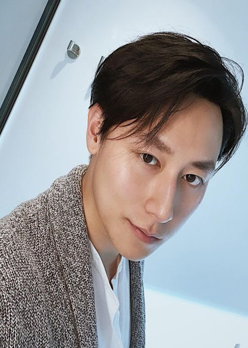 Từ cuối năm 2021, Rocker Nguyễn trở về Việt Nam. Khi được fan hỏi về Việt Nam bao lâu, anh khẳng định: “Tôi về luôn”.