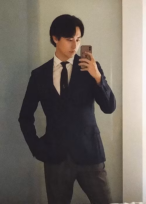 Về cuộc sống trong năm 2019, nam diễn viên phim “Sắc đẹp ngàn cân” chia sẻ: “Tôi có một doanh nghiệp của riêng mình. Người yêu xinh đẹp, giỏi giang tôi cũng có. Đã vậy còn thêm phần trưởng thành, đàn ông và từng trải hơn". Ảnh: Instagram