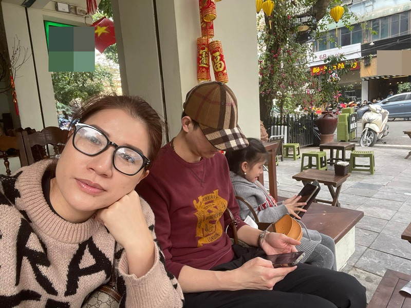 Sống xa cách, vợ chồng Trang Trần vẫn thường xuyên liên lạc qua Facetime. Thỉnh thoảng Louis về Việt Nam đưa vợ con đi du lịch.