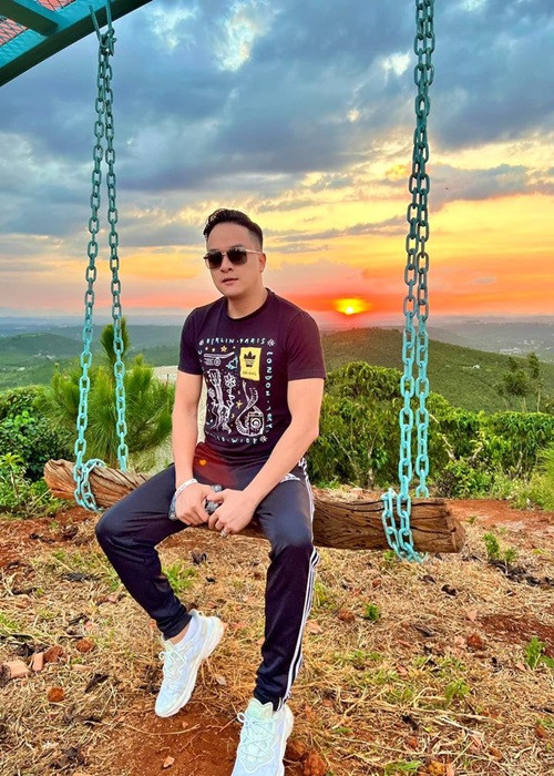 Hậu lùm xùm tình ái, Cao Thái Sơn tự nhận đẹp trai, may mắn Hau lum xum tinh ai, Cao Thai Son tu nhan dep trai, may man