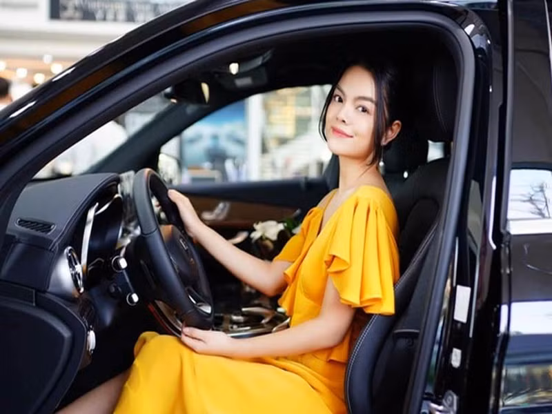 Phạm Quỳnh Anh tậu xe gần 2 tỷ vào năm 2019.
