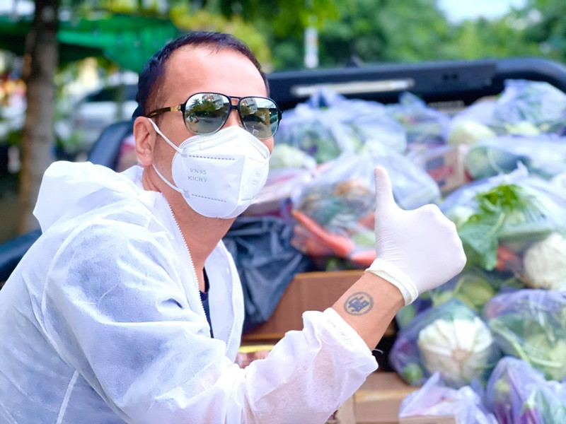 Hậu ly hôn, ông bầu Quang Huy sống kín tiếng hơn. Anh gần như không xuất hiện tại các sự kiện giải trí cũng như ít cập nhật cuộc sống đời thường trên mạng xã hội.