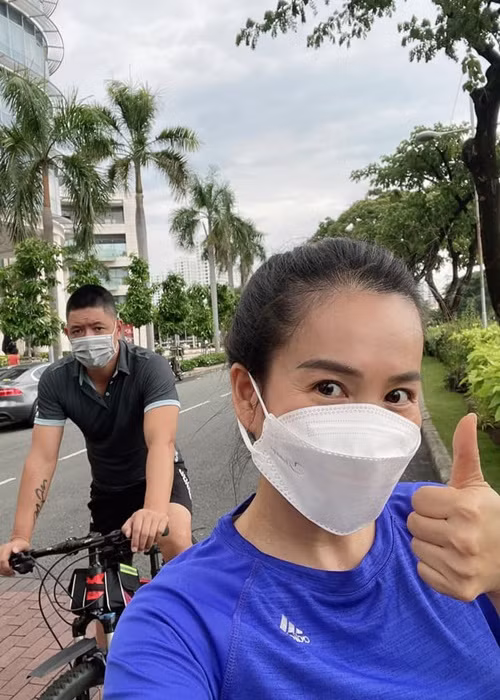 Cuộc sống của Bình Minh vài năm trở lại đây đầy bình yên, không còn sóng gió như trước.