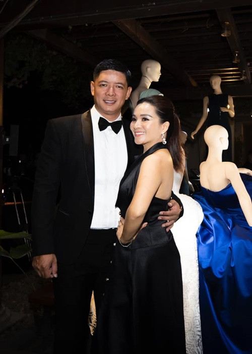 Nam diễn viên cho biết, khi mới quen nhau đến khi về chung một nhà, vợ chồng anh không thể nào hoàn toàn đồng điệu. Bình Minh hơi bốc đồng, thích ngọt ngào pha chút lãng mạn còn Anh Thơ mạnh mẽ, tự lập, và luôn thực tế.