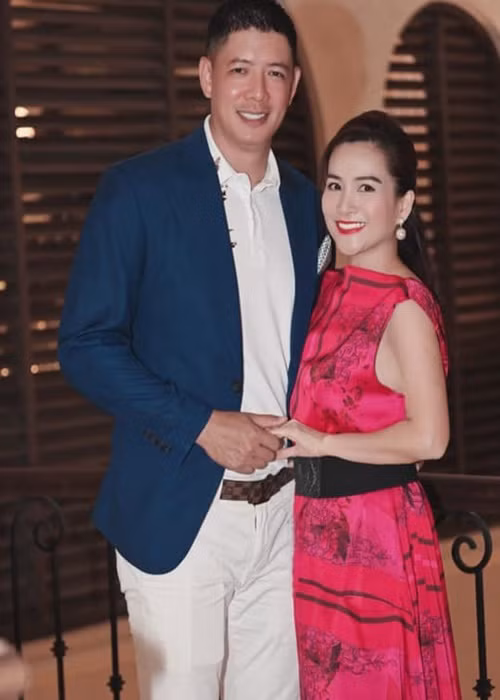 Nam diễn viên dành lời có cánh cho bà xã: “Cảm ơn bà xã - một người vợ ấm áp, một người luôn lan tỏa năng lượng tích cực, một người bạn tốt, một tri kỷ của mình”.