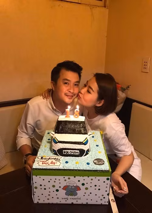 Trong một chương trình, Lê Khánh - Tuấn Khải cho biết, cả hai không thể sống mà không có đối phương. Cặp đôi ví von rằng họ giống như oxy của người còn lại.