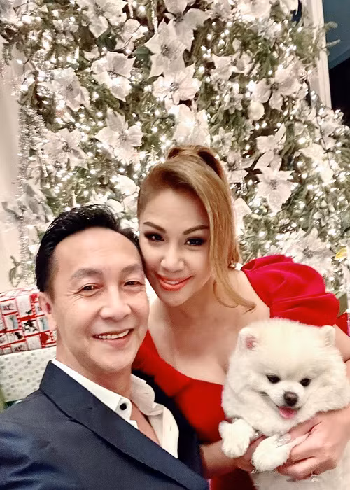 Minh Tuyết, em út trong gia đình lên xe hoa với doanh nhân Diệp Keith. Giống Cẩm Ly, Minh Tuyết vẫn hoạt động nghệ thuật sau khi lập gia đình. Ảnh: FBNV