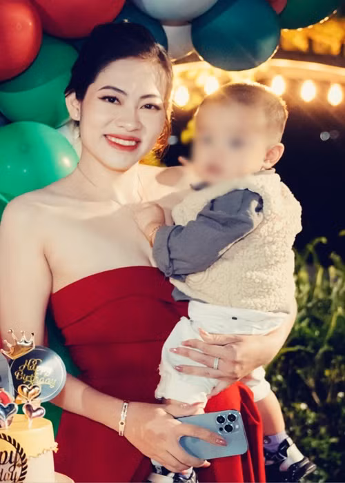 Năm 2021, chị gái của Đặng Thu Thảo khoe sở hữu khối tài sản 60 tỷ. Ảnh: FBNV