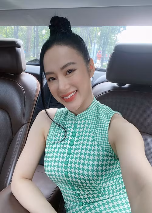 Vài năm trở lại đây, "bà mẹ nhí" không bị soi lộ mũi gồ ghề. Ảnh: FBNV