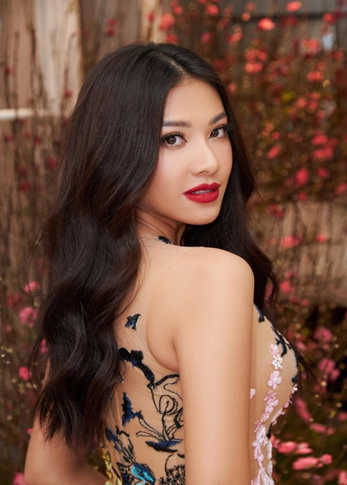 Á hậu Kim Duyên điều trị khỏi COVID-19 sau 1 tuần. Tuy nhiên, sức khỏe cô chưa thể bình phục hoàn toàn vì di chứng hậu COVID-19 như ho nhiều, hụt hơi, rối loạn giấc ngủ.