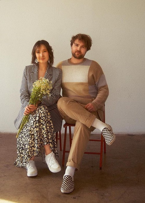 Chị gái của Mỹ Anh - Anna Trương đang hạnh phúc bên chồng sắp cưới - nhạc công Eric Derwallis.