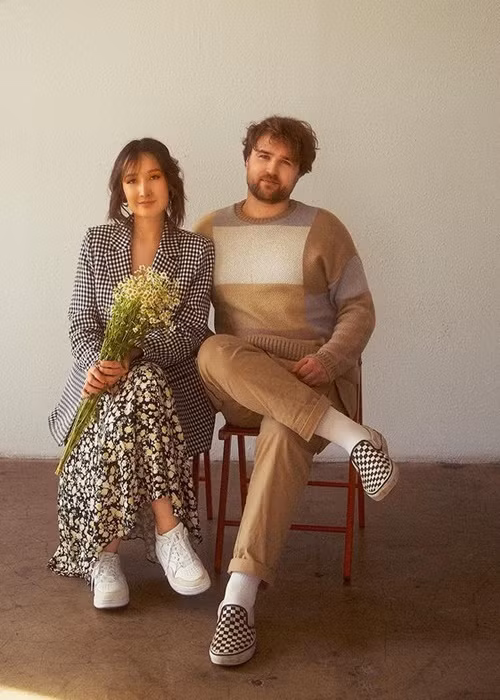 Chị gái của Mỹ Anh - Anna Trương đang hạnh phúc bên chồng sắp cưới - nhạc công Eric Derwallis.