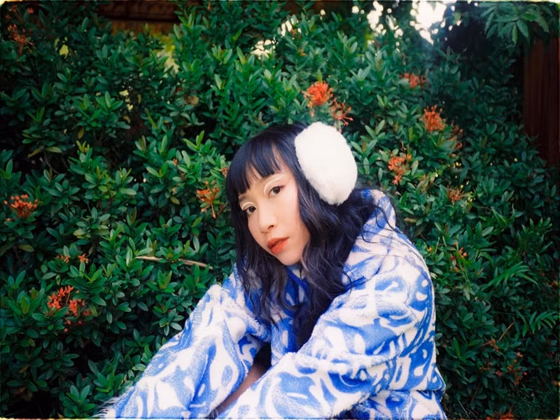 Ngày còn mặn nồng, Mỹ Anh và Wren Evans đồng hành, giúp đỡ nhau trên con đường nghệ thuật.