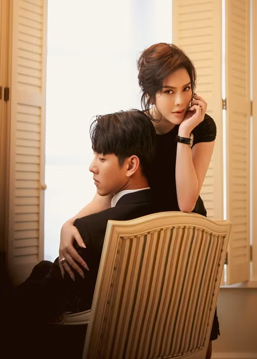 Nam diễn viên phim "Huệ duệ mặt trời" phiên bản Việt luôn thể hiện sự ga lăng, biết cách tôn vinh đàn chị bên cạnh.