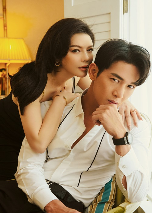 Trên trang cá nhân, chia sẻ bộ ảnh, Lý Nhã Kỳ hài hước nhắn nhủ Song Luân: "Để hình mà không biết viết chú thích gì nè. Do chị em mình quá ngọt nên không cần viết hay quá sượng không có gì để viết".