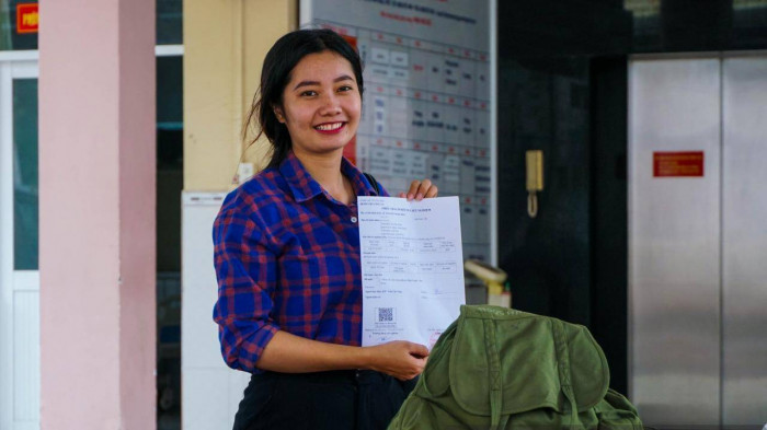 Hân cho biết, nhiều năm trước, có đi thi nhưng do điểm số chưa đạt cũng như thị lực không được tốt nên chưa thể tròn ước mơ trở thành chiến sĩ công an. Năm nay, Hân viết đơn xung phong đi nghĩa vụ CAND và cũng là nữ sinh duy nhất đi nghĩa vụ năm 2022 tại TP Cần Thơ.