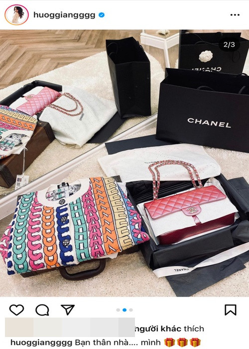 Hương Giang Idol khoe loạt đồ hiệu được tặng lễ Tình nhân. Nhiều người cho rằng người tặng là bạn trai của nữ ca sĩ - Matt Liu.