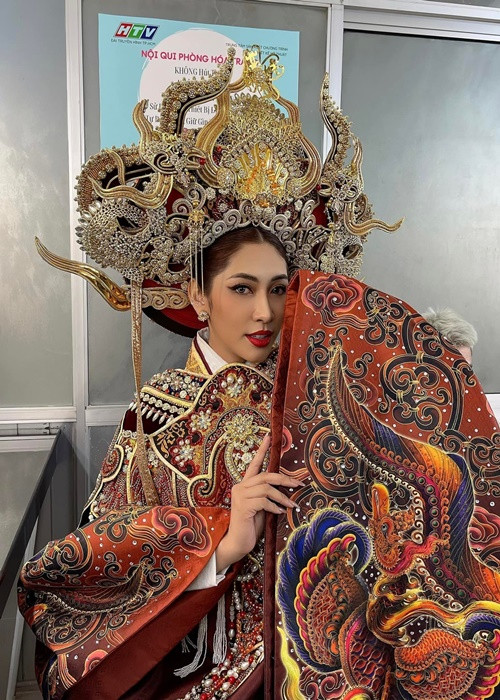 “Tôi cố gắng làm việc, tôi nghĩ tôi có tay chân, có sức khoẻ, tôi có thể lấy lại mọi thứ, có thể chăm lo cho con được”, Thu Thảo tâm sự trong cuộc phỏng vấn với Pháp luật TP HCM.