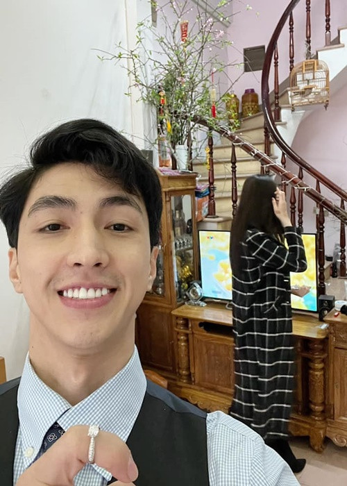 Phương Nga lên Phú Thọ chúc Tết nhà Bình An.