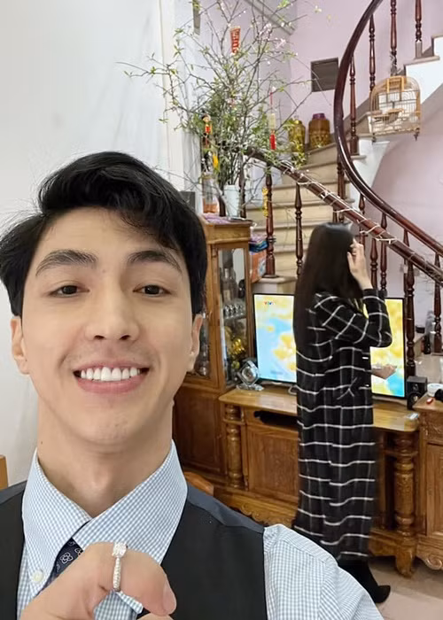 Phương Nga lên Phú Thọ chúc Tết nhà Bình An.