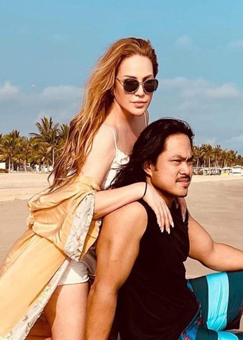 Roland không có bất kỳ động thái nào sau khi Thanh Hà lên tiếng xác nhận chuyện chia tay. Đáng chú ý, trên trang cá nhân, anh vẫn giữ hình ảnh bên Thanh Hà. Ảnh: FBNV