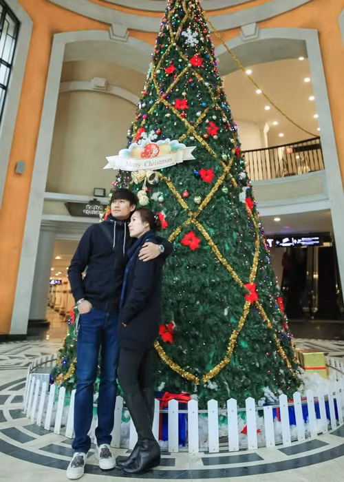 Quý Bình ngầm xác nhận có tin vui khi cảm ơn những bình luận chúc mừng gia đình Quý Bình sắp có thành viên mới.