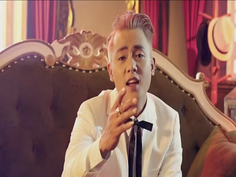 Diệp Thanh Phong từng ra mắt các MV như “Vạn vật thay đổi vật chất lên ngôi”, “Em của kỷ niệm”, “Chia đôi bầu trời”… Ảnh: Zing