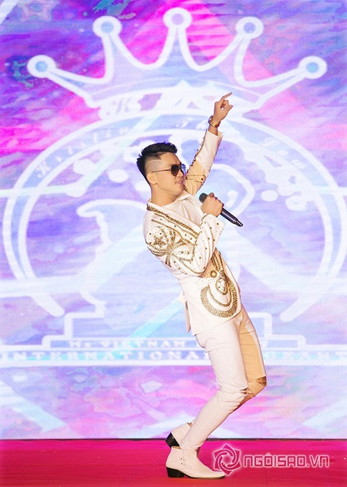 Qua xác minh tại địa chỉ đăng ký kinh doanh và nơi đăng ký hộ khẩu thường trú, cảnh sát xác định Nguyễn Bảo Linh không cư trú tại địa phương và không xác định được nơi cư trú hiện tại của người này. Để phục vụ yêu cầu điều tra vụ án và ngăn chặn Nguyễn Bảo Linh bỏ trốn, Cơ quan Cảnh sát điều tra Công an TP.HCM thông báo truy tìm Nguyễn Bảo Linh. Ảnh: Người lao động