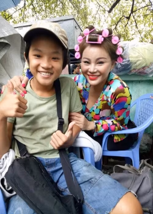 Theo Zing, Bảo Bảo đóng phim từ lúc hơn 10 tuổi. Anh từng góp mặt trong các bộ phim “Gia đình vui nhộn”, “Lật mặt” 3, “Ở đây có nắng”, “Song Lang”, “Một lần đi bụi”, “Gạo nếp gạo tẻ”,...Ảnh: Công lý và xã hội