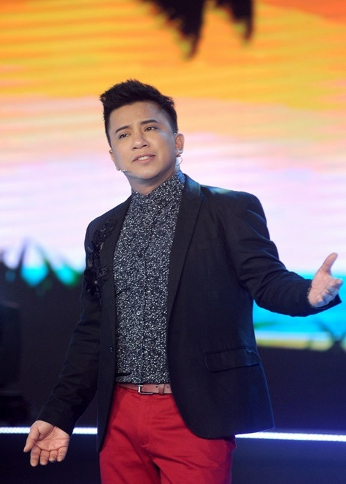 Ca sĩ Quang Toàn bị đột quỵ ngày 31/1 ở sân bay Los Angeles, Mỹ. Nam ca sĩ sau đó qua đời ở tuổi 45. Ảnh: VOV