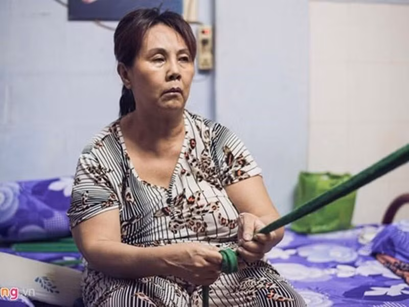 Trong nhiều năm qua, nghệ sĩ Hoàng Lan sống nhờ tiền bạn bè, đồng nghiệp và khán giả quyên góp. Ảnh: Zing