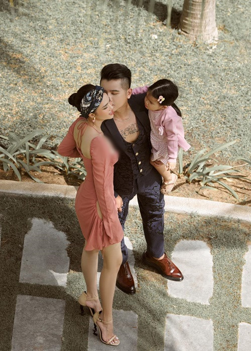 Cuối năm 2019, chị gái của Ngọc Trinh hạ sinh con gái cho Tiêu Quang.