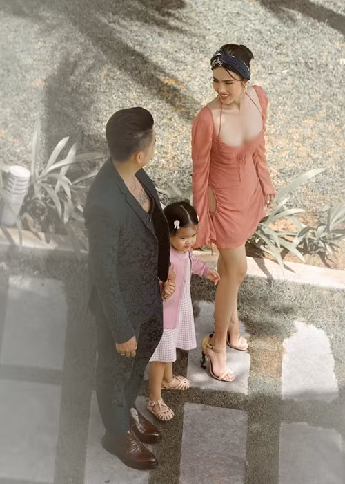 Ngọc Bích và Tiêu Quang làm đám cưới vào năm 2018 sau 1 năm công khai hẹn hò.