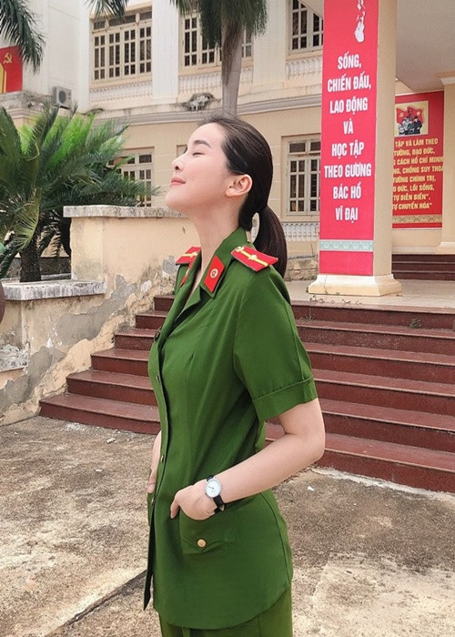 Trong phim "Bão ngầm", Cao Thái Hà đóng vai thiếu úy Hạ Lam. Nữ diễn viên chia sẻ, “Bão ngầm” là một dự án khá khó khăn đối với cô khi có những cảnh hành động và có nhiều cảnh tâm lý khó. Để hoàn thành vai diễn, Cao Thái Hà đã nỗ lực 200%.