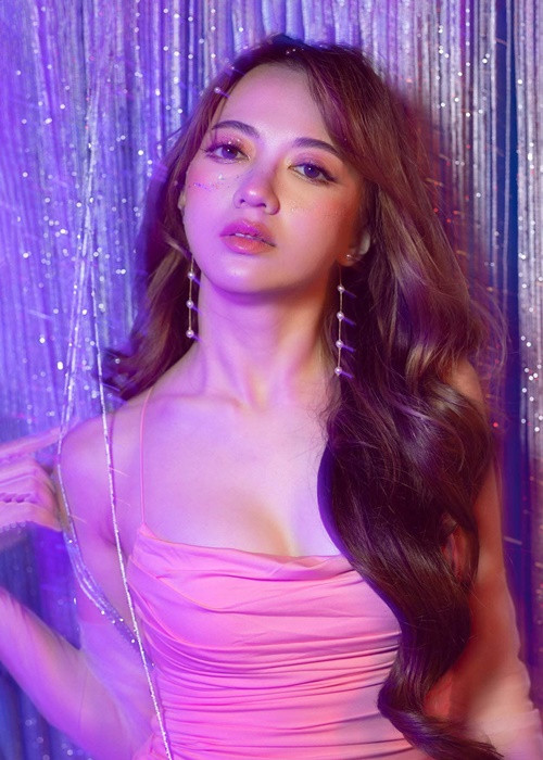 Mỏi mắt ngắm nhìn vẻ sexy của thần đồng ca nhạc một thời Xuân Nghi Moi mat ngam nhin ve sexy cua than dong ca nhac mot thoi Xuan Nghi