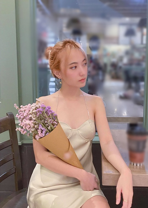 Xuân Nghi mặc táo bạo trong những năm gần đây.