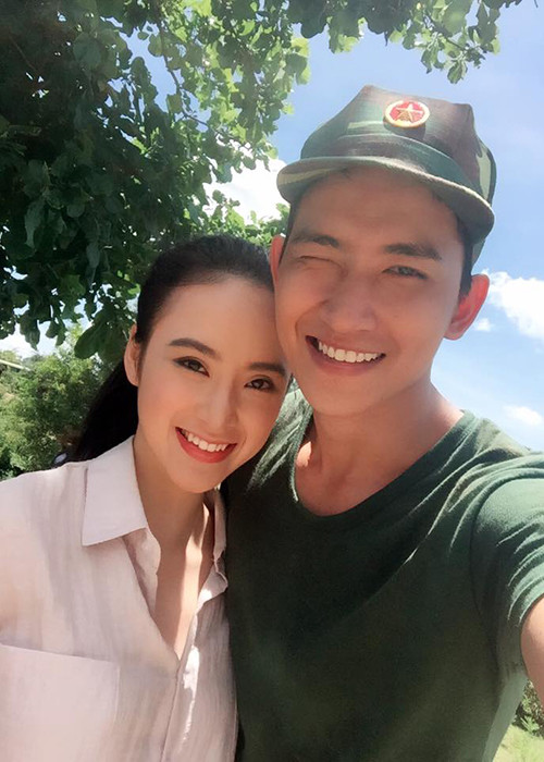 Sau khi đóng chung phim, Angela Phương Trinh và Võ Cảnh quấn quýt như cặp tình nhân. Mối quan hệ giữa hai người chỉ dừng lại ở mức đồn đoán. Ảnh: FBNV