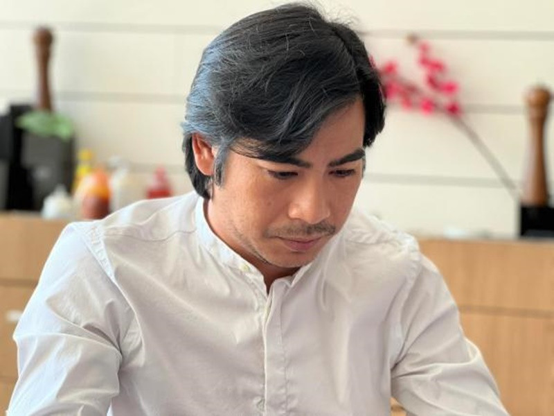 Tháng 1/2022, một cô gái tên T nhận là người yêu của Thanh Bình, “bóc phốt” nam diễn viên qua lại với nhiều người phụ nữ khác. Giữa ồn ào, Thanh Bình lập tức lên tiếng. Anh cho biết, anh chưa bao giờ là người yêu của T. Theo Thanh Bình, tình cảm của T là đơn phương. Trước lời phủ nhận của Thanh Bình, cô gái tên T rất bức xúc. Người này cho biết, cô đang giữ đầy đủ bằng chứng cả hai hẹn hò hơn 1 năm qua. Ảnh: Công lý và xã hội