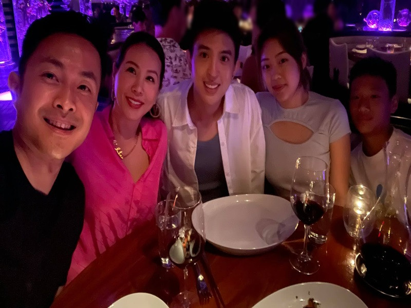 Mới đây, trong cuộc phỏng vấn với Pháp luật và bạn đọc, Thu Hoài hé lộ mối quan hệ giữa cô và gia đình Trí Tống sau khi kết hôn. Cô cho biết, bố mẹ của Trí Tống không đồng ý cuộc hôn nhân. Đến thời điểm này, Thu Hoài chưa muốn cũng như chưa sẵn sàng gặp bố mẹ của Trí Tống.