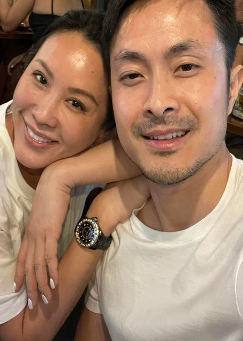 Thu Hoài và chồng trẻ vẫn giữ những thói quen sinh hoạt cũ, cách nói chuyện quen thuộc và chỉ thay đổi một chút về cách xưng hô.