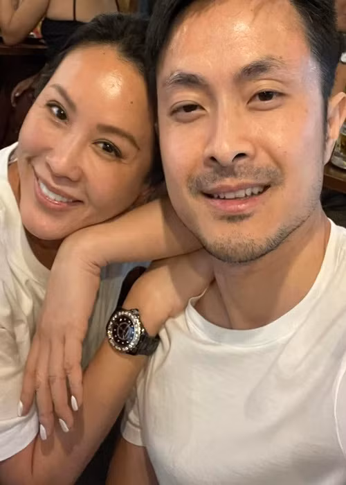 Thu Hoài và chồng trẻ vẫn giữ những thói quen sinh hoạt cũ, cách nói chuyện quen thuộc và chỉ thay đổi một chút về cách xưng hô.