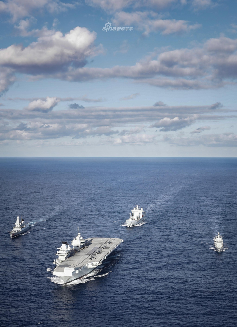HMS Queen Elizabeth là tàu sân bay đắt nhất lịch sử của Anh. Con tàu này đã được gia nhập biên chế Hải quân Hoàng gia Anh từ năm 2017. HMS Queen Elizabeth cũng là tàu sân bay đầu tiên của Anh được đóng theo lớp hàng không mẫu hạm cùng tên. Nguồn ảnh: Sina.