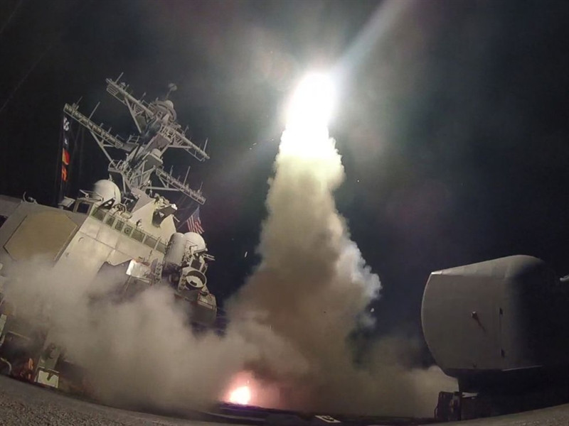 Trong cuộc tấn công Iraq vào năm 2003, lực lượng liên quân đã bắn 700 quả tên lửa hành trình Tomahawk trong năm đầu tiên. Liên quân Mỹ và phương Tây cũng đã bắn 110 quả tên lửa loại này trong chiến dịch can thiệp quân sự vào Libya năm 2011.