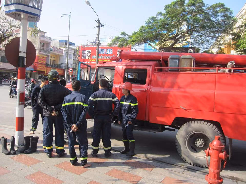 Ngay khi xảy ra vụ cháy, lực lượng PCCC đã có mặt tại hiện trường...